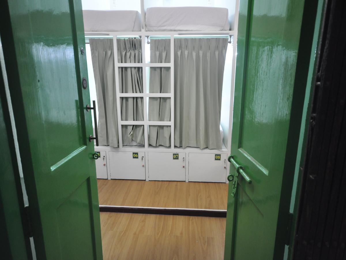 Hostel Latha Yangon Exterior photo